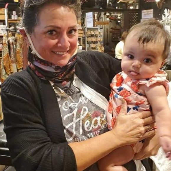 Meet your Posher, Karyn - Picture 2 of 2